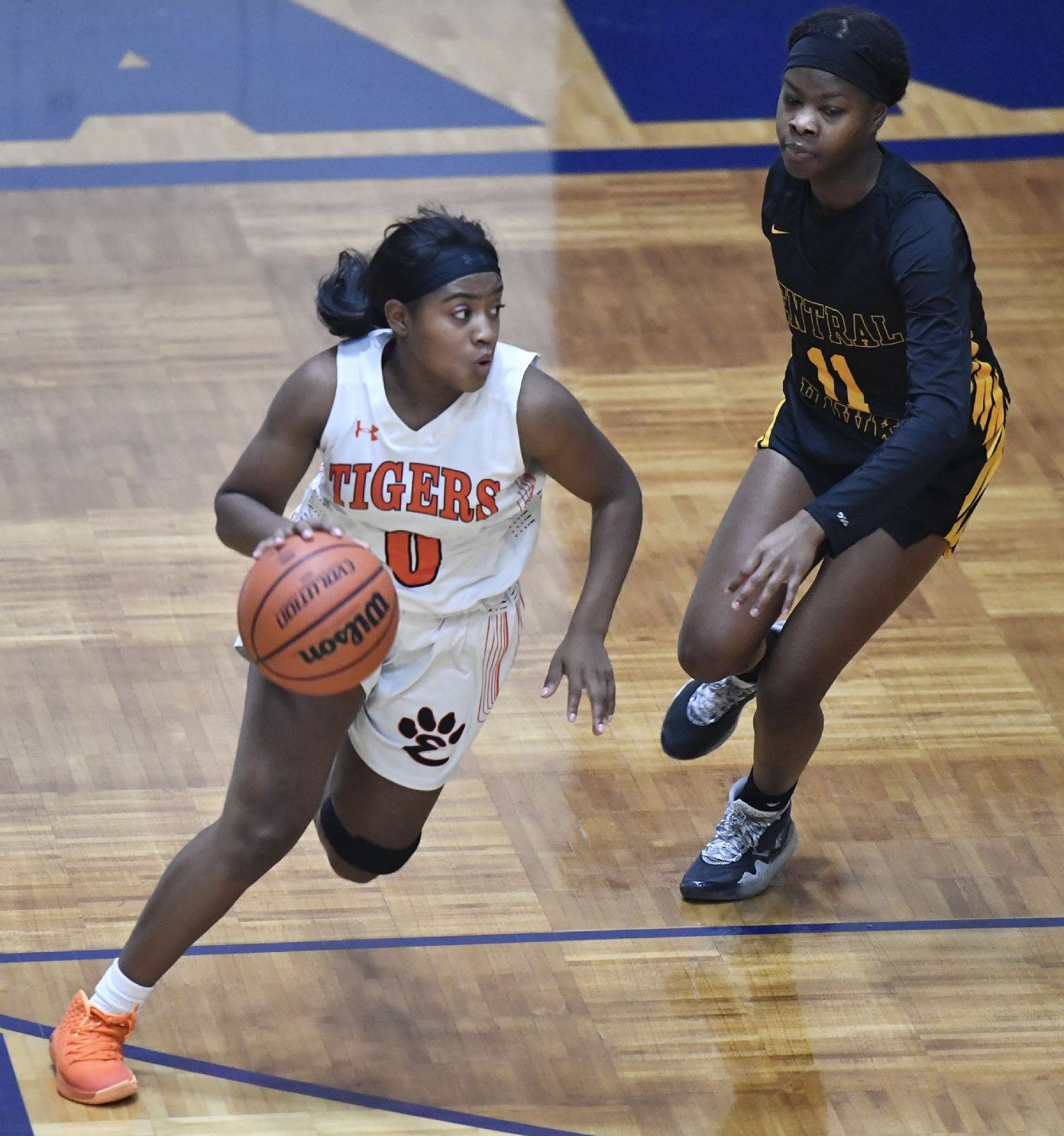 Edwardsville vs Hazelwood Central in Southern Illinois Shootout